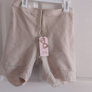 Hourglass girdle - short - mid leg, Beige